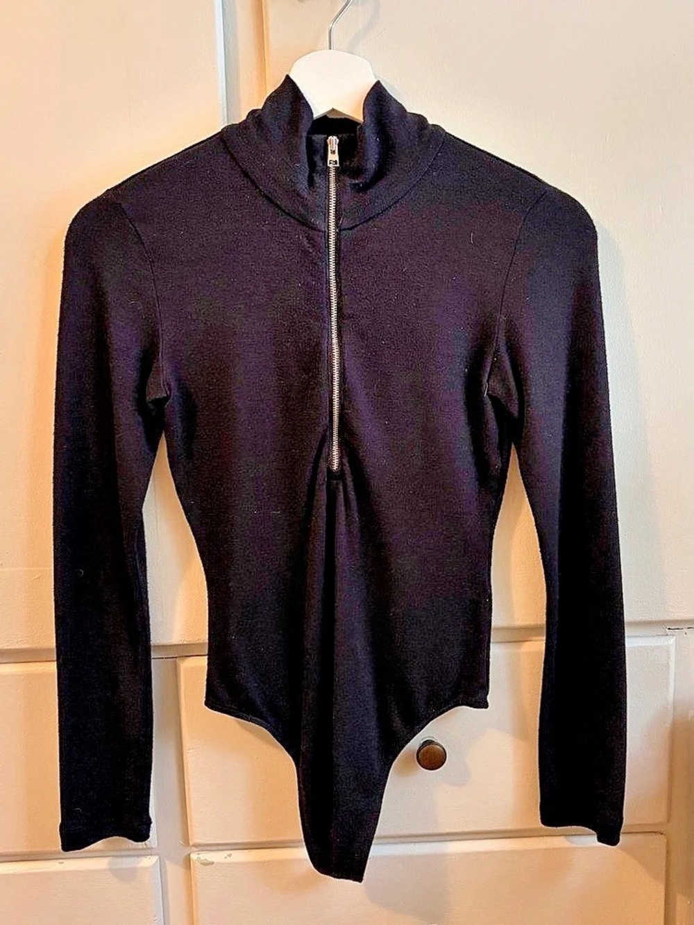 Wilfred free Long Sleeve Zip Mock Neck Top in Black Size Small GUC